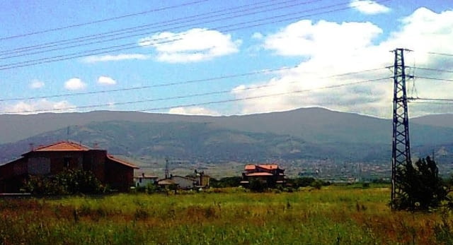Парцел в Остромила 4407 м2, За жил.строителство - град Пловдив | Парцели / Земя - снимка 3