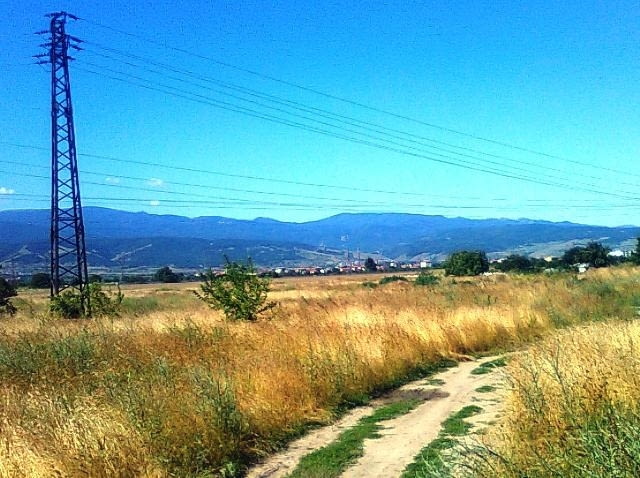 Парцел в Остромила 4407 м2, За жил.строителство - град Пловдив | Парцели / Земя - снимка 4