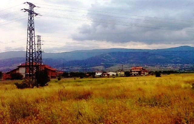 Парцел в Остромила 4407 м2, За жил.строителство - град Пловдив | Парцели / Земя - снимка 6