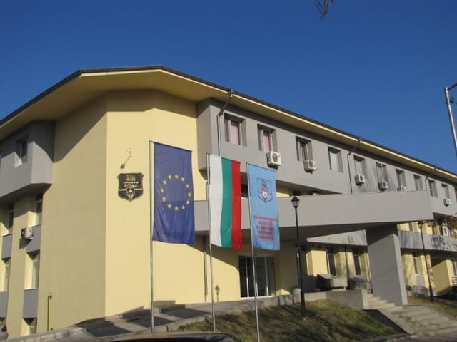 Медицински Център 1 - Асеновград ЕООД, city of Asеnovgrad | Medical Offices and Clinics - снимка 1