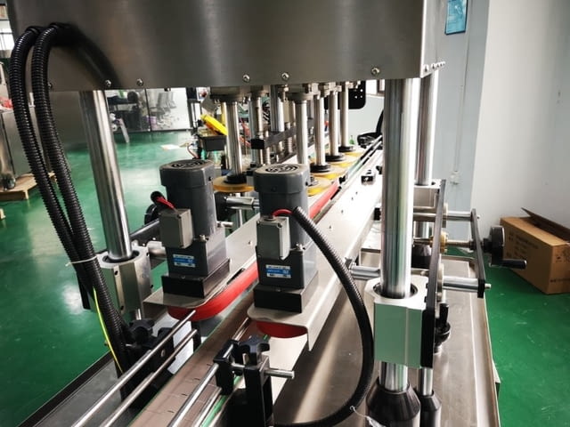 Автоматична затваряща машина Хранително-вкусова промишленост - град София | Промишлено Оборудване - снимка 2