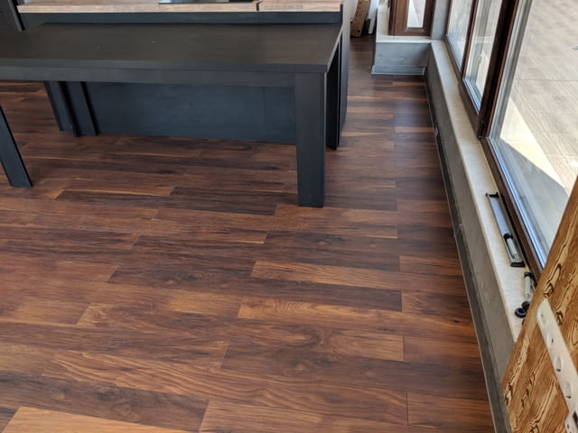 Магазин за паркети и тапети - град Бургас | Паркети / Настилки - снимка 2