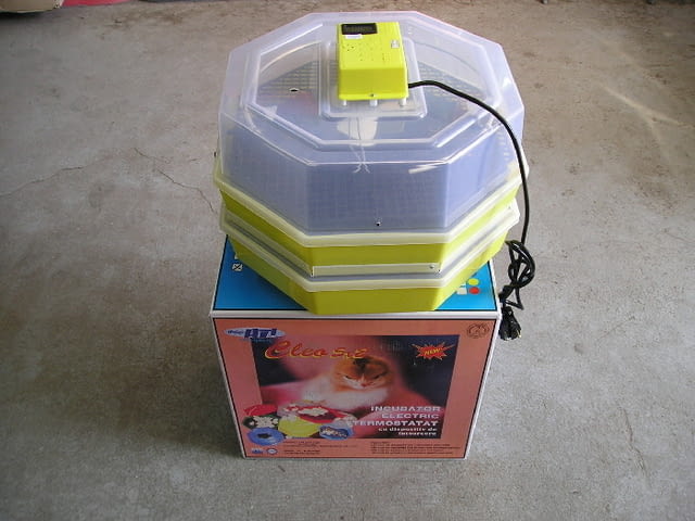 Продавам инкубатори, 82бр.яйца с влагомер, официален вносител на Румънски инкубатори - снимка 2
