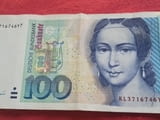 Изкупувам банкноти от 100 западно германски марки. Може и количества.