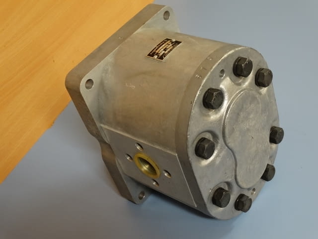 Хидравлична помпа C 325 X Машиностроене, На дребно - град Пловдив | Промишлено Оборудване - снимка 2