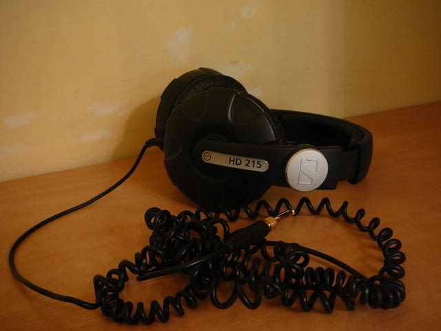 Sennheiser hd 215 - град Пазарджик | Ресийвъри / Усилватели - снимка 2