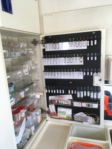 Специализиран медицински транспорт с частна линейка-РЕАНИМОБИЛ - снимка 7