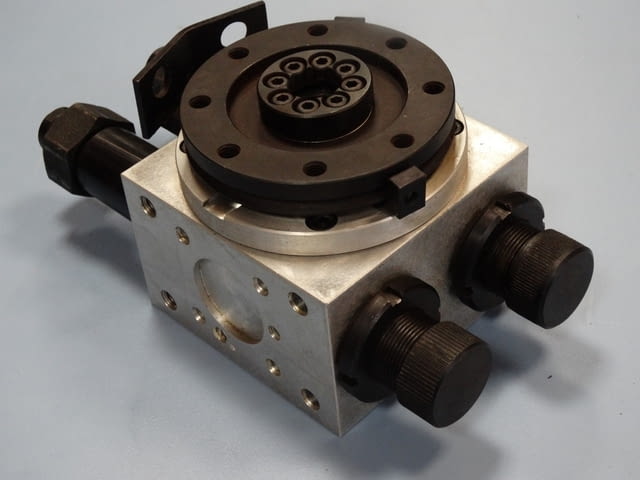 Хидравлична инструментална маса Машиностроене, На дребно - град Пловдив | Промишлено Оборудване - снимка 1