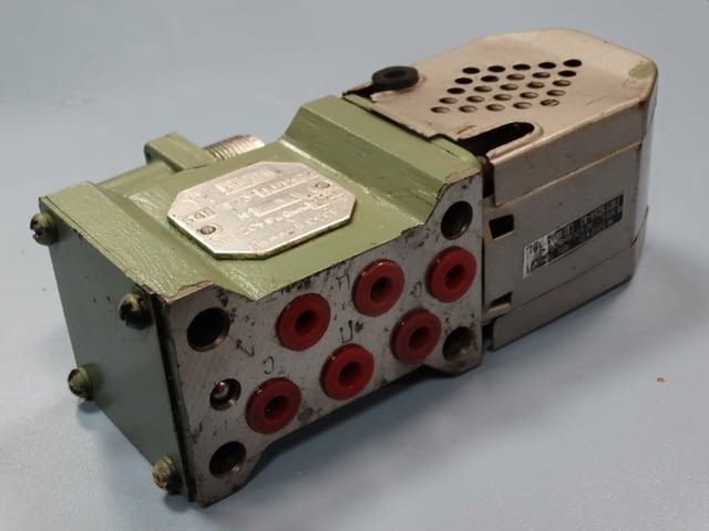 Хидравличен разпределител за преса Машиностроене, На дребно - град Пловдив | Промишлено Оборудване - снимка 3