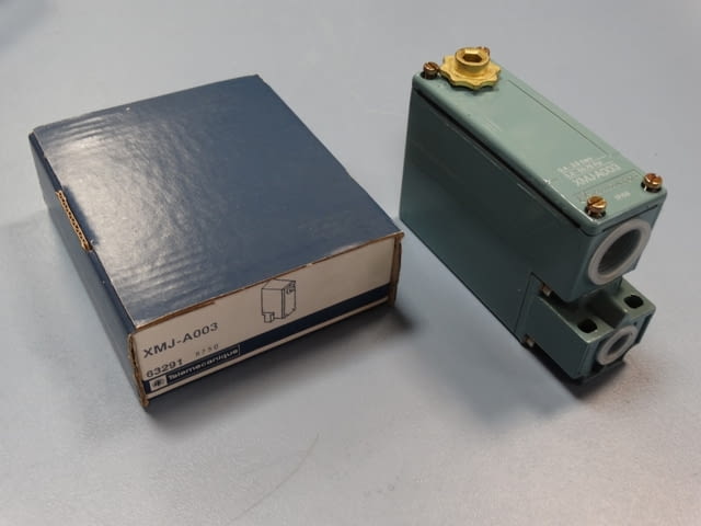 Пресостат за налягане Telemecanique Машиностроене, На дребно - град Пловдив | Промишлено Оборудване - снимка 2