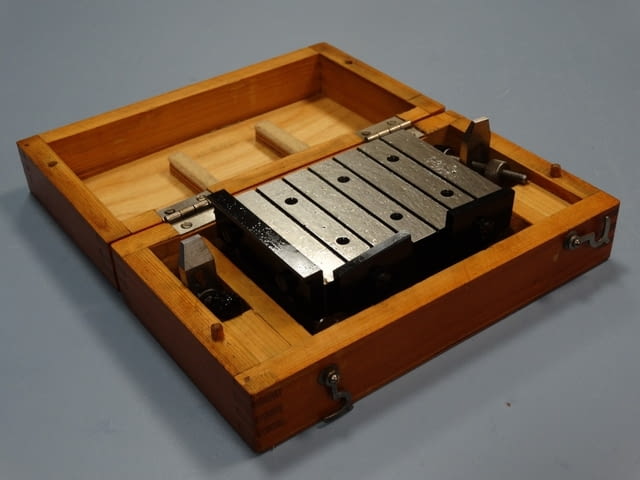 Синусна маса Р-19 Металургия, На дребно - град Пловдив | Промишлено Оборудване - снимка 1