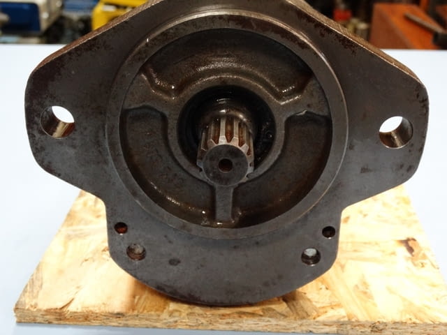 Хидравлична помпа Bosch сдвоена Тежка промишленост, На дребно - град Пловдив | Промишлено Оборудване - снимка 3