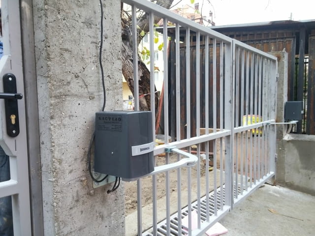 ЕТ"Кастело-ГабровоМ.КуневБ.Кунева" - city of Gabrovo | Window and Door - снимка 1