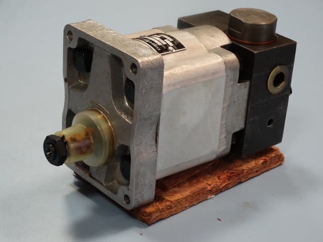 Хидравлична помпа за мотокар A25x12/12.5A, city of Plovdiv | Industrial Equipment - снимка 1