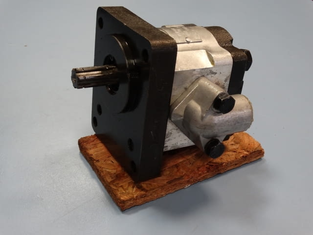 Хидравлична помпа 20A10X 126M Лека промишленост, На дребно - град Пловдив | Промишлено Оборудване - снимка 3