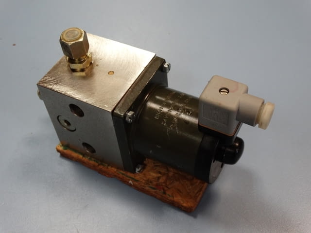 Хидравличен разпределител REBS Лека промишленост, На дребно - град Пловдив | Промишлено Оборудване - снимка 1