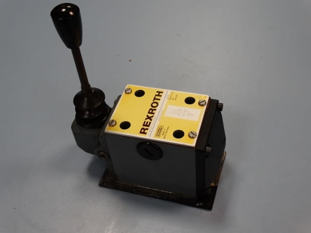 Хидравличен ръчен разпределител Rexroth 4 WMM 10 H11/F, град Пловдив | Промишлено Оборудване - снимка 1