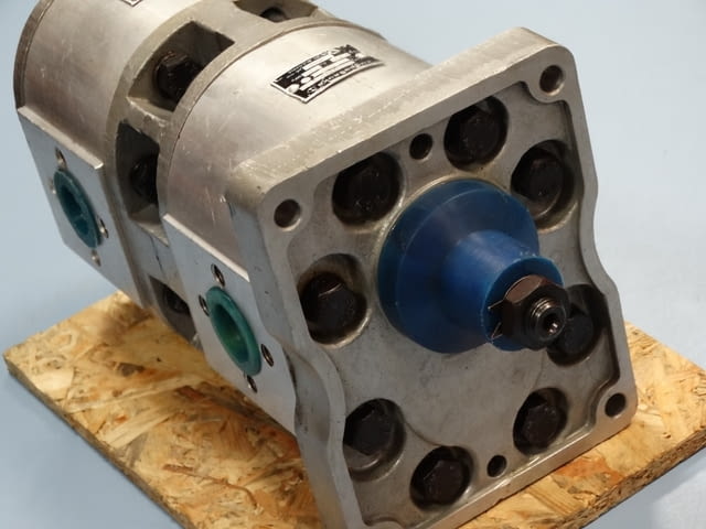 Хидравлична помпа сдвоена А 95Х/А 95Х Тежка промишленост, На дребно - град Пловдив | Промишлено Оборудване - снимка 1