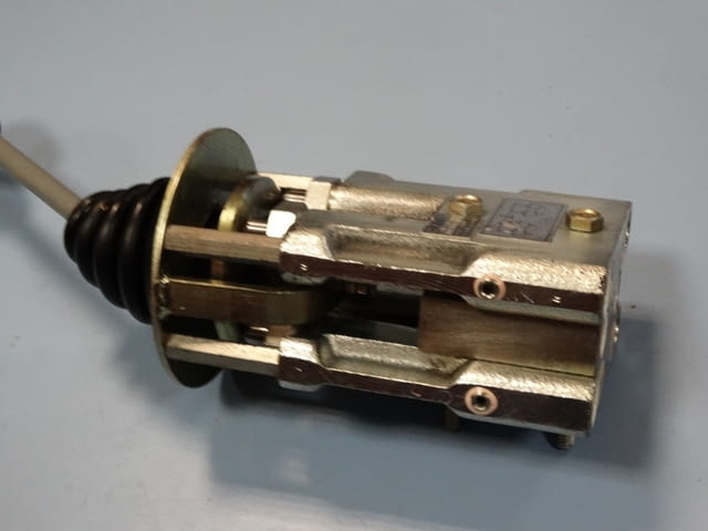 Хидравличен джойстик ORSTA 4-позиционен, град Пловдив | Промишлено Оборудване - снимка 3