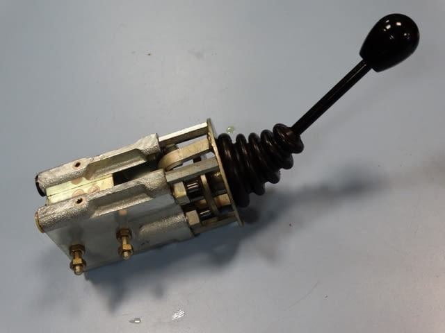 Хидравличен джойстик ORSTA 4-позиционен, град Пловдив | Промишлено Оборудване - снимка 7