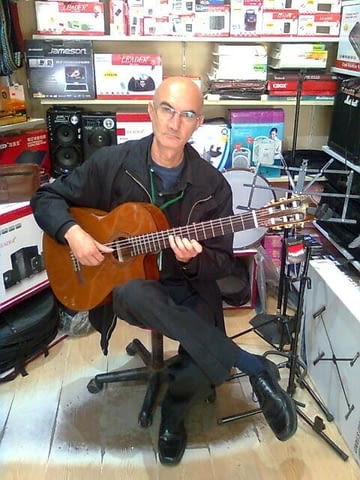 Преподавам китара Свирене, Китара – електрическа, Начинаещи - град Пазарджик | Музикални