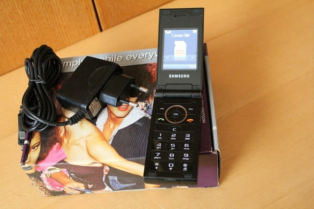 Samsung SGH-X520 мобилен телефон - city of Vidin | Smartphones - снимка 2