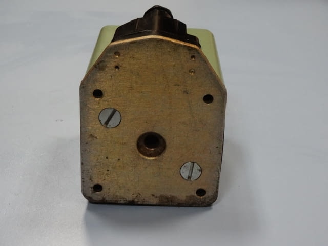 Електромагнит за преса VEB Тежка промишленост, На дребно - град Пловдив | Промишлено Оборудване - снимка 4