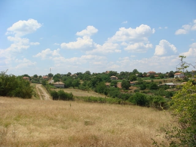 УПИ с виза в с. Дебелт, на 20 км от Бургас 4733 m2, Visa, For living - village Dеbеlt | Land - снимка 2