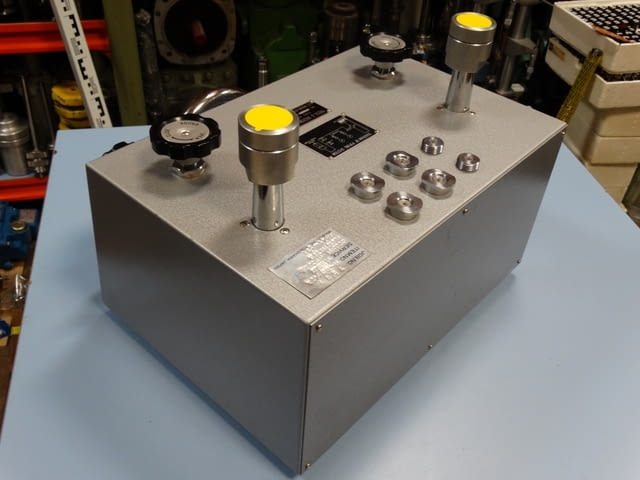 Лабораторен стенд за манометри YOKOHAMA PM41, град Пловдив | Машини / Съоръжения - снимка 4