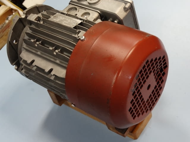 Електродвигател със спирачка T 90S 12/4 BR B5 42 NT, град Пловдив | Промишлено Оборудване - снимка 5