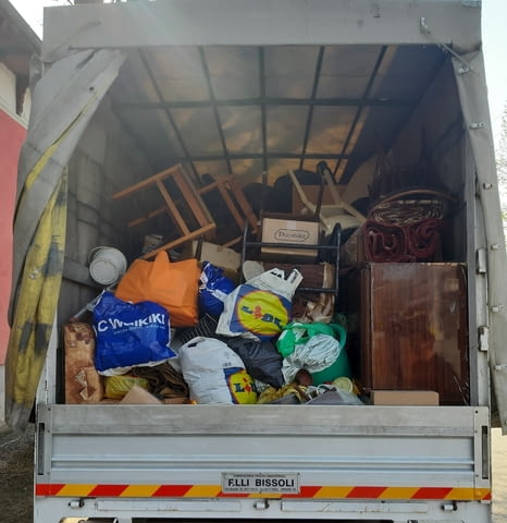 Транспортни услуги В страната, Извозване на строителни отпадъци, Транспорт на битова техника, Транспорт на мебели, Извозване на битова техника, Извозване на стари мебели, Извозване на строителни отпадъци, 2000 т - град Русе | Транспортни / Хамалски - снимка 7