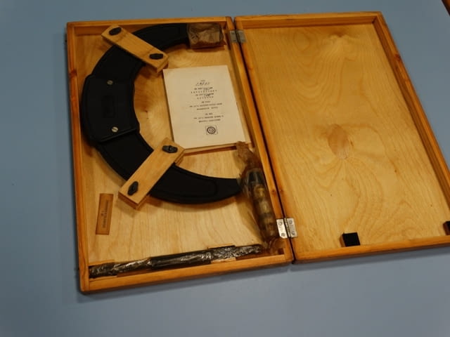 Микрометър 200-225 mm - град Пловдив | Инструменти - снимка 2