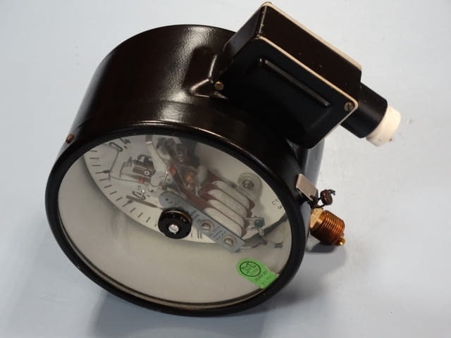 Ел. контактен манометър ∅ 160 mm Лека промишленост, На дребно - град Пловдив | Промишлено Оборудване - снимка 1