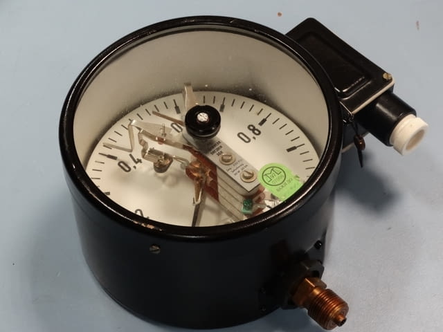 Ел. контактен манометър ∅ 160 mm Лека промишленост, На дребно - град Пловдив | Промишлено Оборудване - снимка 2