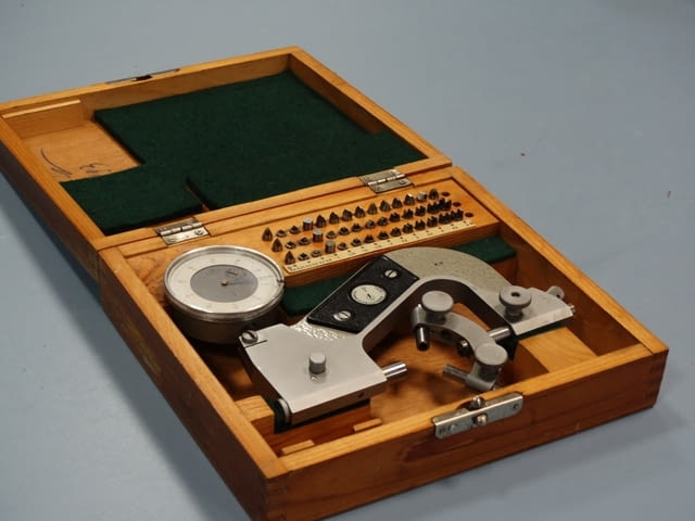 Резбомер с индикаторен часовник - град Пловдив | Инструменти - снимка 1