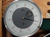 Резбомер с индикаторен часовник