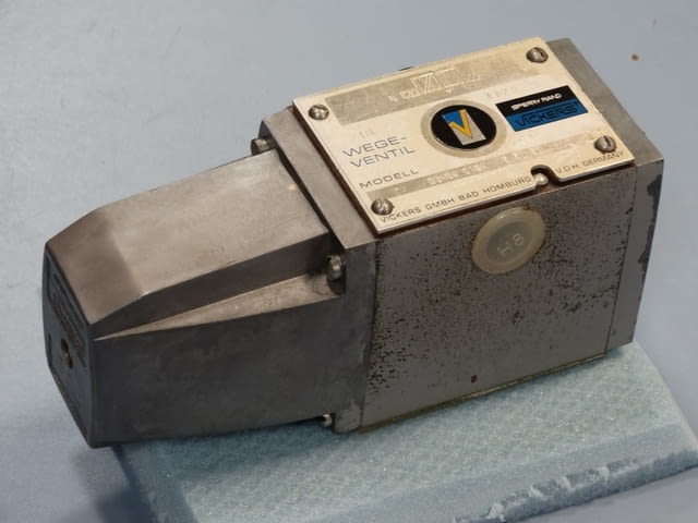 Хидравличен разпределител Vickers Тежка промишленост, На дребно - град Пловдив | Промишлено Оборудване - снимка 1