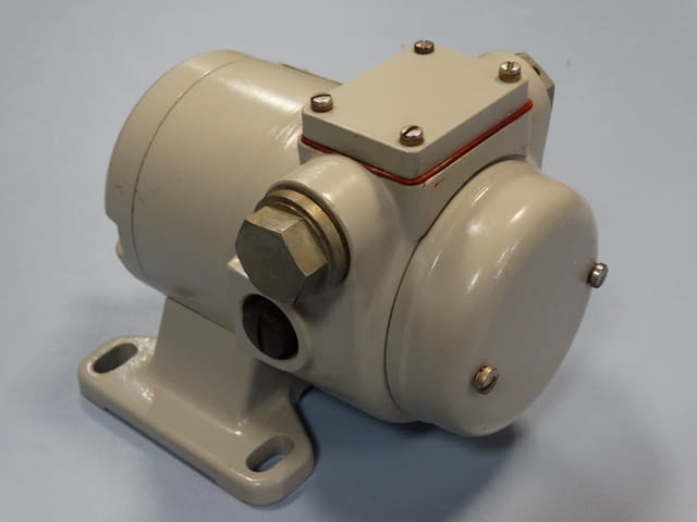 Тахогенератор VEB 1621.3 Енергетика, На дребно - град Пловдив | Промишлено Оборудване - снимка 3