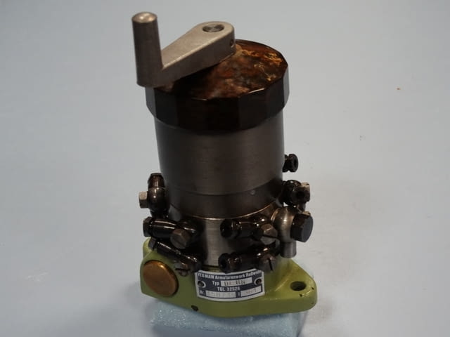 Смазочна станция VEB DERN TGL 32526 Машиностроене, На дребно - град Пловдив | Промишлено Оборудване - снимка 1