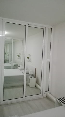 Нощувки в центъра на София Интернет, Кабелна, Обзаведено, Телевизор, Централна част, До автобусна спирка, До заведение, До метро, До парк, До училище, До хранителен магазин - град София | Квартири / Нощувки - снимка 8