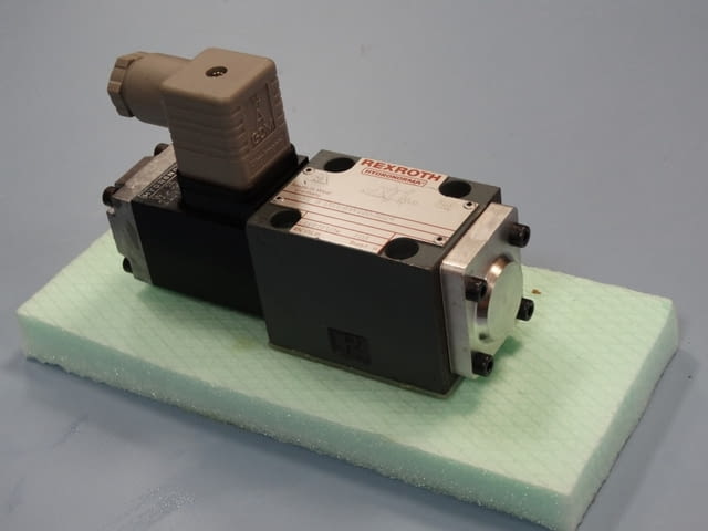Хидравличен разпределител Rexroth 4WE-6, град Пловдив | Промишлено Оборудване - снимка 1