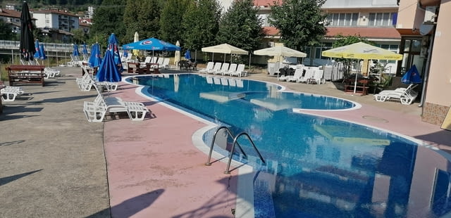 Продавам развлекателен комплекс с басейн - city of Smolyan | For Sale - снимка 9