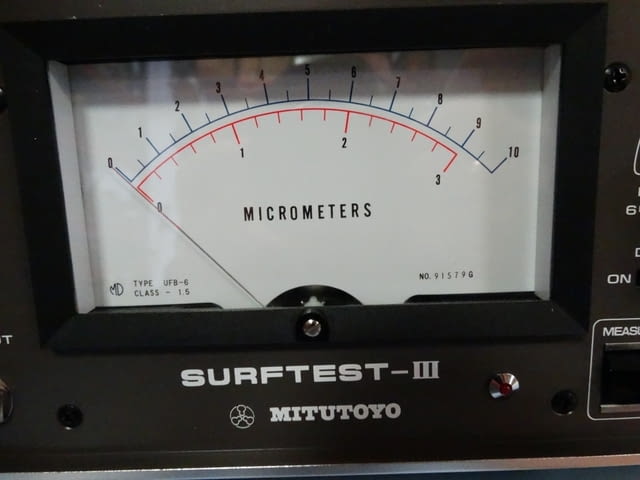Уред за измерване на грапавост грапавомер Mitutoyo SURFTEST III - снимка 2