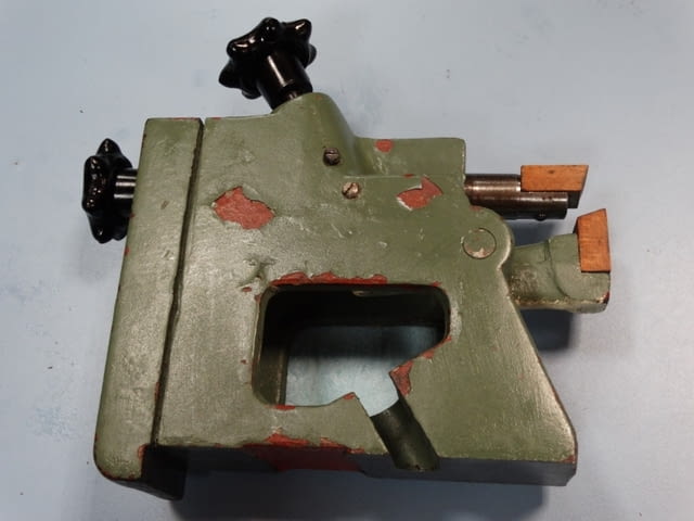 Подвижен люнет за шлайф Машиностроене, На дребно - град Пловдив | Промишлено Оборудване - снимка 1