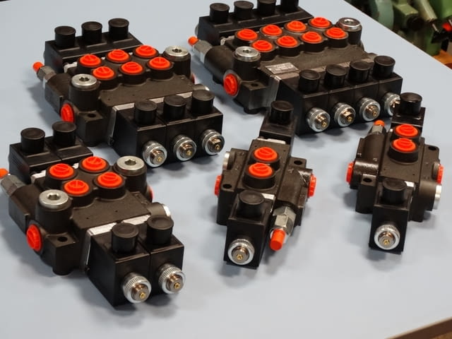 Хидравлични разпределители, ръчни и с електромагнитно управление - снимка 8