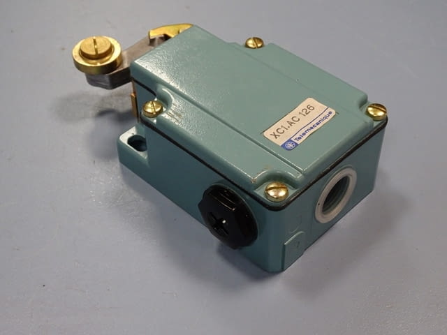 Изключвател Telemecanique XC1.AC 126 Енергетика, На дребно - град Пловдив | Промишлено Оборудване - снимка 3