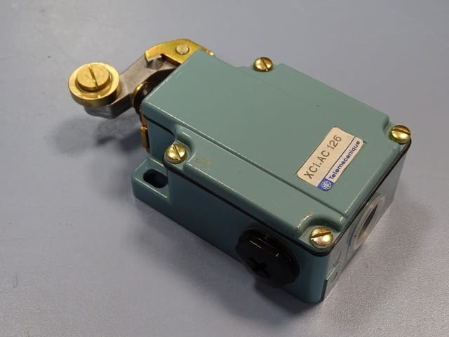 Изключвател Telemecanique XC1.AC 126 Енергетика, На дребно - град Пловдив | Промишлено Оборудване - снимка 6