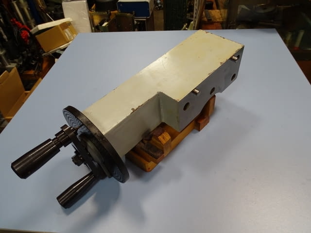 Приспособление делително за фреза TOS Машиностроене, На дребно - град Пловдив | Промишлено Оборудване - снимка 2