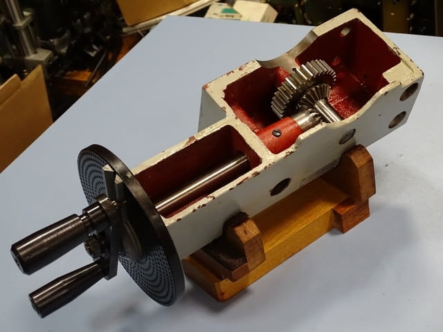 Приспособление делително за фреза TOS Машиностроене, На дребно - град Пловдив | Промишлено Оборудване - снимка 4