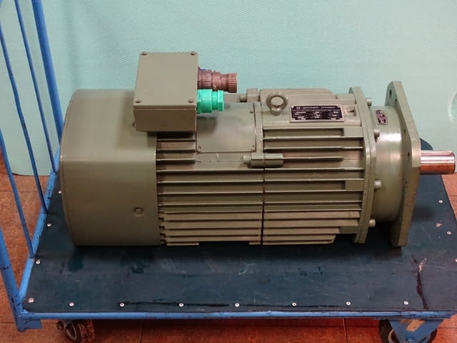 Правотоков ел.двигател 70МВО3СР Динамо Сливен - city of Plovdiv | Machinery - снимка 1